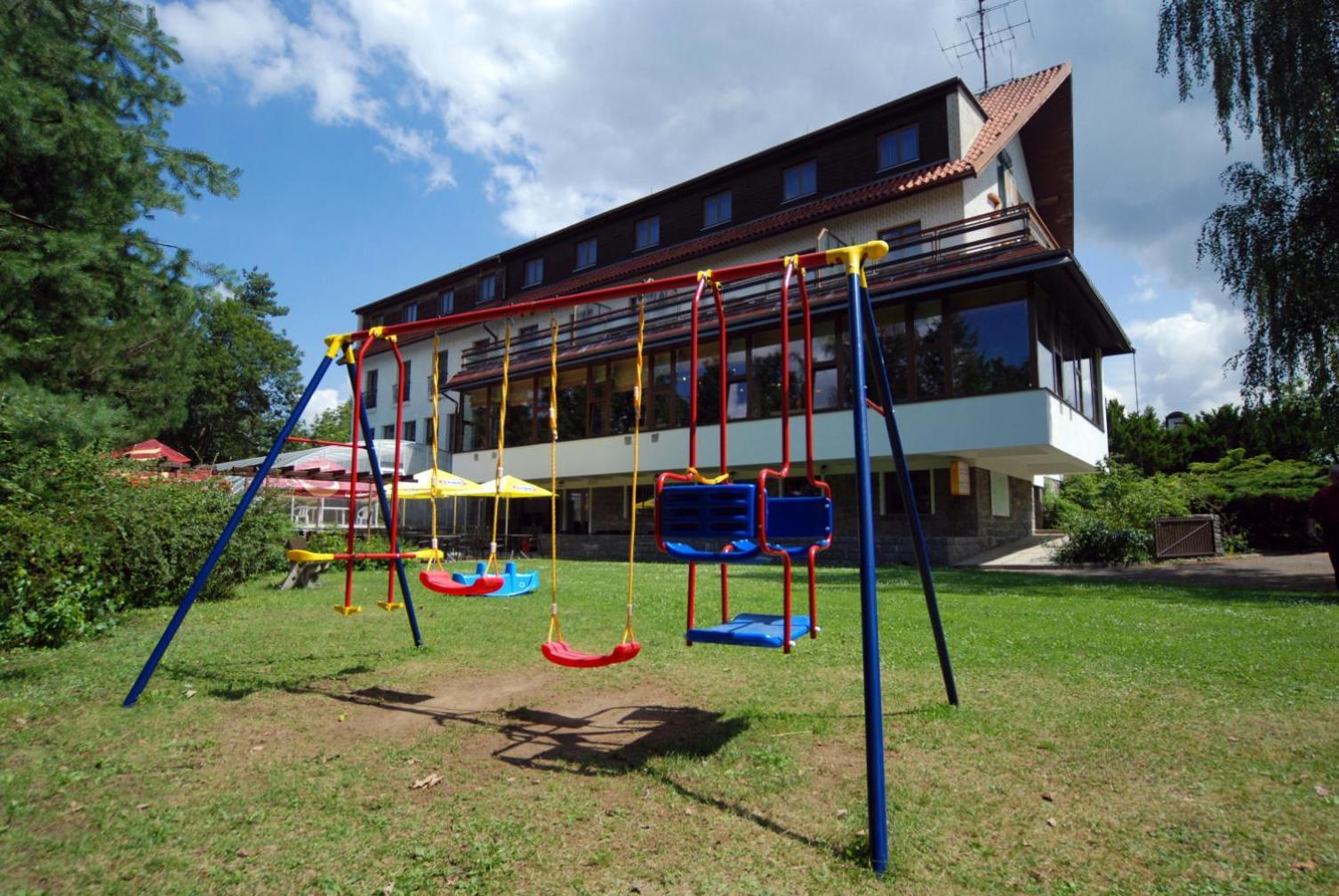 Zvikov 3*